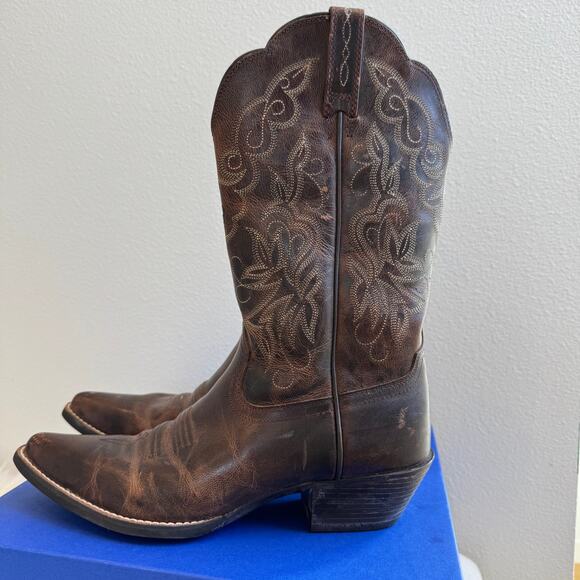 Ariat Women's Heritage Western Cowboy Sassy Brown Boots - Distressed Leather 7B - Picture 4 of 11